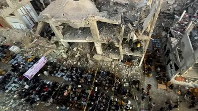 cnn عربي اخبار اليمن الان قرابة يجتمعون لتناول الإفطار الأنقاض اخبار اليمن الان الحدث اليوم عاجل cnn عربي