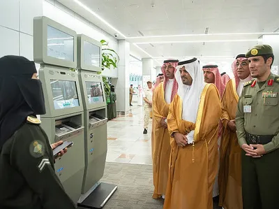 سبق اخبار اليمن الان يتفقد صالات والعمرة بمطار عبدالعزيز اخبار اليمن الان الحدث اليوم عاجل سبق