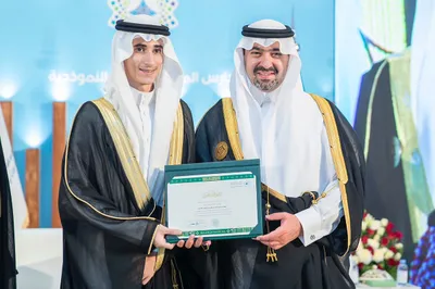 سبق اخبار اليمن الان تكريم وطالبات مدارس عبدالعزيز النموذجية اخبار اليمن الان الحدث اليوم عاجل سبق
