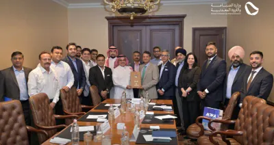 الجيل اخبار اليمن الان الصناعة يستعرض الاستثمار المشتركة السيارات اخبار اليمن الان الحدث اليوم عاجل الجيل