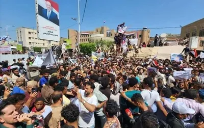 العاصفه نيوز اخبار اليمن الان الشهيدة إفتهان المشهري والمتظاهرون المحافظ اخبار اليمن الان الحدث اليوم عاجل العاصفه نيوز