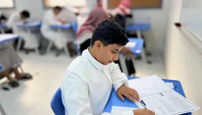 الجيل اخبار اليمن الان بمدارس تعليم يؤدون اختبارات الدراسي اخبار اليمن الان الحدث اليوم عاجل الجيل