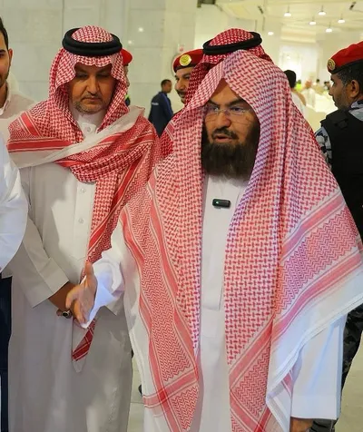 سبق اخبار اليمن الان السديس النسخة السائلين المسجد الحرام اخبار اليمن الان الحدث اليوم عاجل سبق