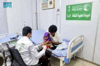 الجيل اخبار اليمن الان العيادات المتنقلة للإغاثة خدماتها مستفيدا اخبار اليمن الان الحدث اليوم عاجل الجيل