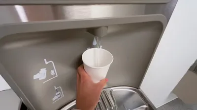 cnn عربي اخبار اليمن الان تشرب الماء واقفا لهذه الأسباب  اخبار اليمن الان الحدث اليوم عاجل cnn عربي