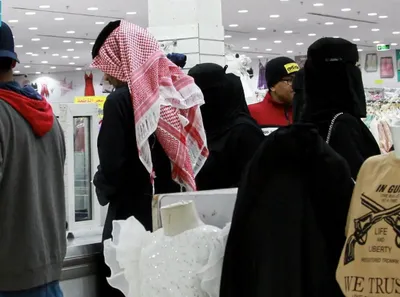 الجيل اخبار اليمن الان المراكز التجارية بنجران إقبالا المتسوقين اخبار اليمن الان الحدث اليوم عاجل الجيل