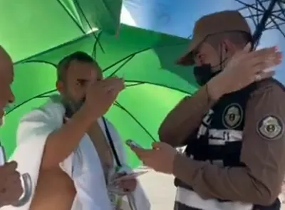 الجيل اخبار اليمن الان يرشدون الحجاج التائهين بالمشاعر المقدسة اخبار اليمن الان الحدث اليوم عاجل الجيل