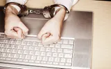RT اخبار اليمن الان أمريكي لتجريم المواد الإباحية الإنترنت اخبار اليمن الان الحدث اليوم عاجل RT
