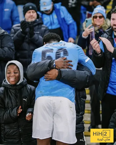 هاي كورة اخبار اليمن الان ليندرز يشيد بلاعبي اكاديمية مانشستر اخبار اليمن الان الحدث اليوم عاجل هاي كورة